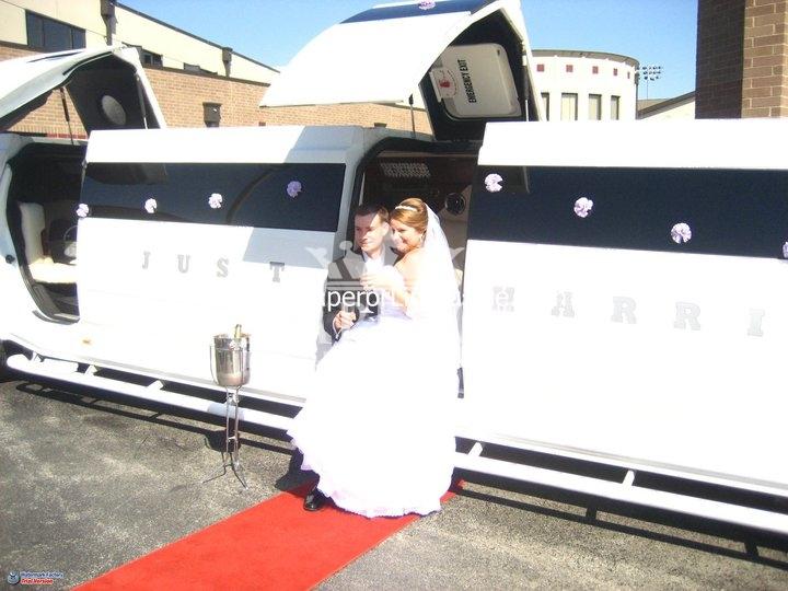 Wedding limo rental in Chicago